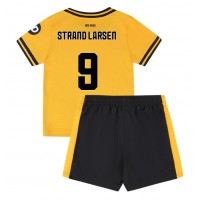 Camiseta Wolves Jorgen Strand Larsen #9 Primera Equipación Replica 2024-25 para niños mangas cortas (+ Pantalones cortos)